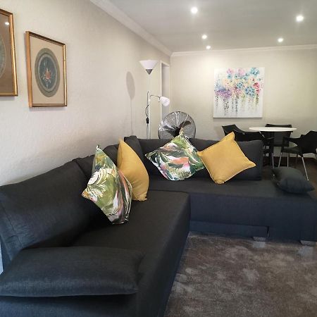 Rest-A-While Guest House - Pretoria-Noord Eksteriør bilde