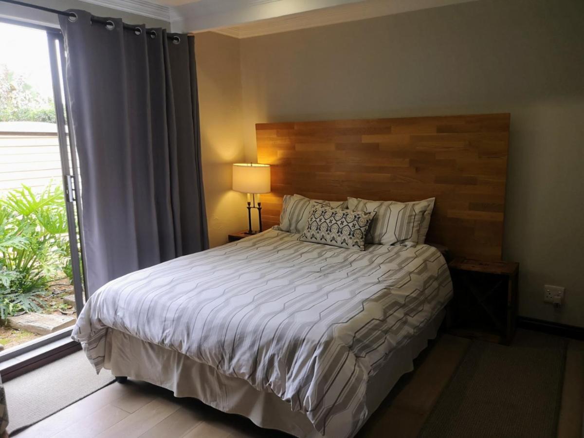 Rest-A-While Guest House - Pretoria-Noord Eksteriør bilde