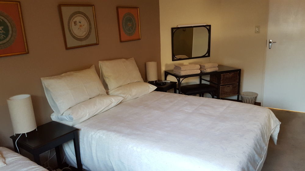 Rest-A-While Guest House - Pretoria-Noord Eksteriør bilde