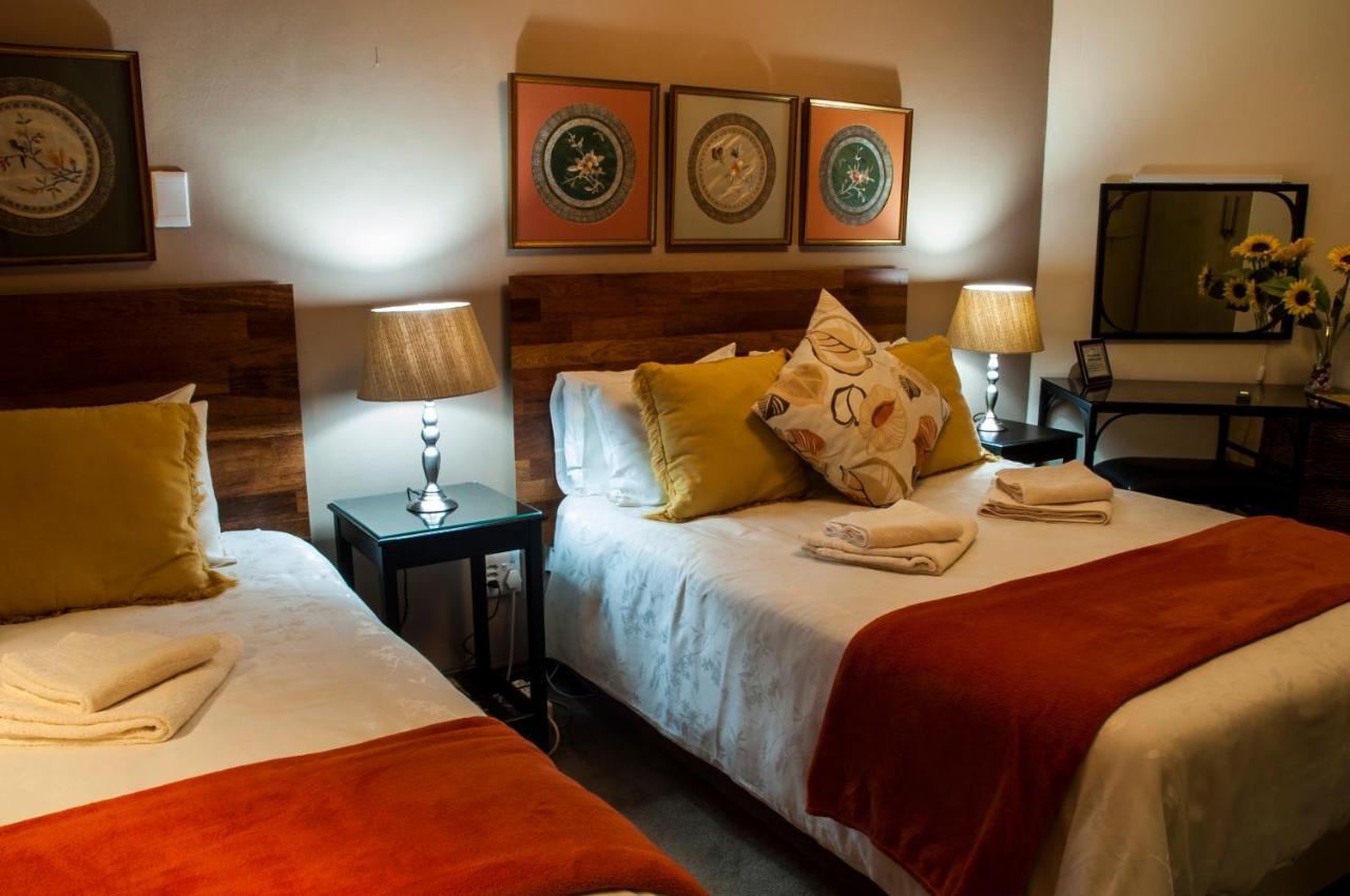 Rest-A-While Guest House - Pretoria-Noord Eksteriør bilde