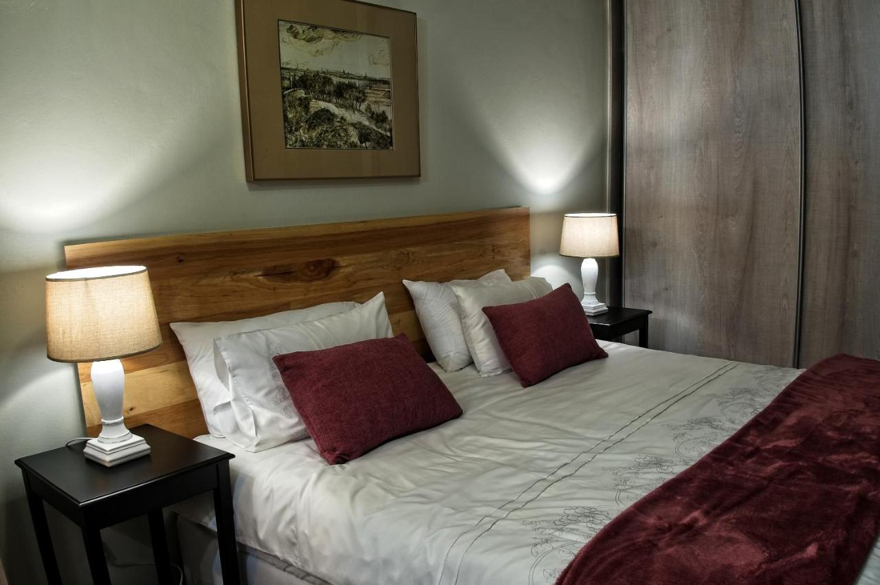 Rest-A-While Guest House - Pretoria-Noord Eksteriør bilde