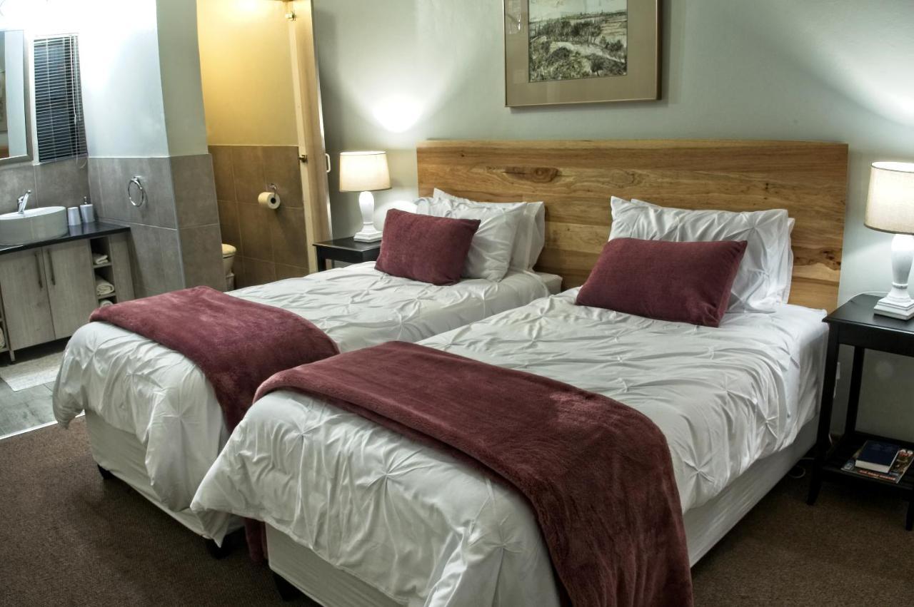 Rest-A-While Guest House - Pretoria-Noord Eksteriør bilde