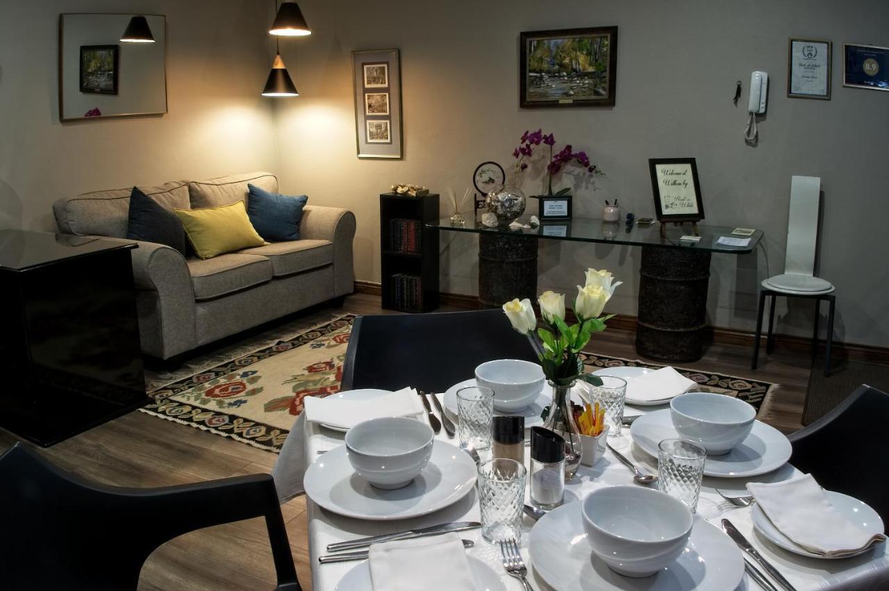 Rest-A-While Guest House - Pretoria-Noord Eksteriør bilde