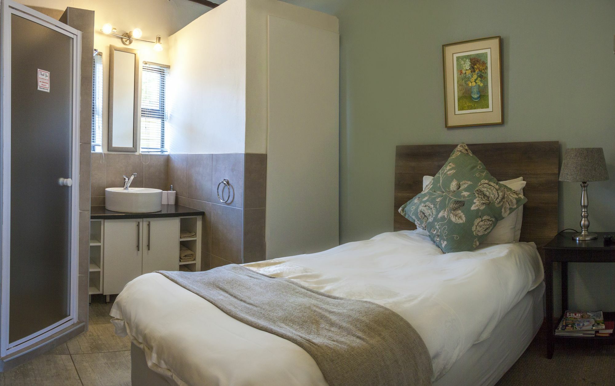 Rest-A-While Guest House - Pretoria-Noord Eksteriør bilde