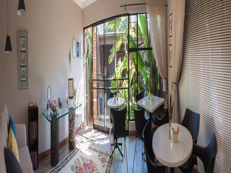Rest-A-While Guest House - Pretoria-Noord Eksteriør bilde