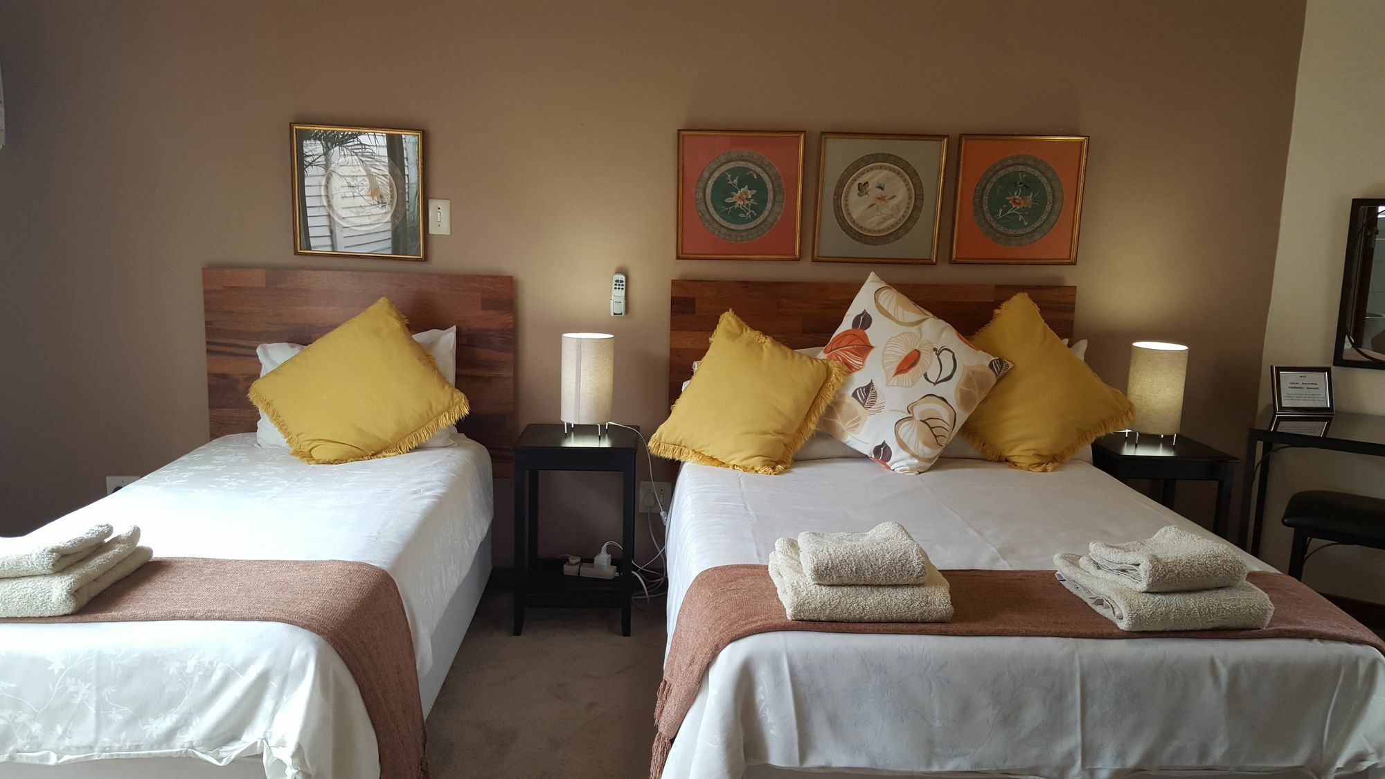 Rest-A-While Guest House - Pretoria-Noord Eksteriør bilde